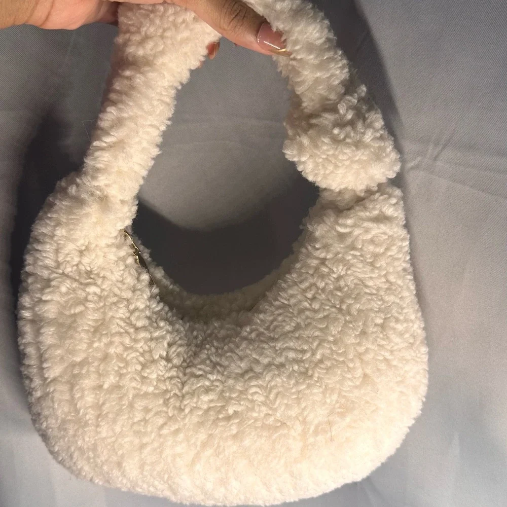Cozy Cream Sherpa Handbag - Picture 2 of 4